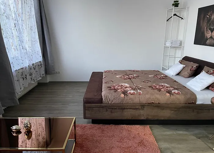 5 Bedroom In Center Perfect For Groups And Families